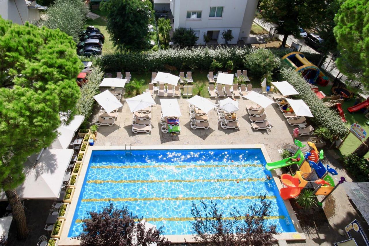 Lotus Hotel All Inclusive & Spiaggia リミニ エクステリア 写真