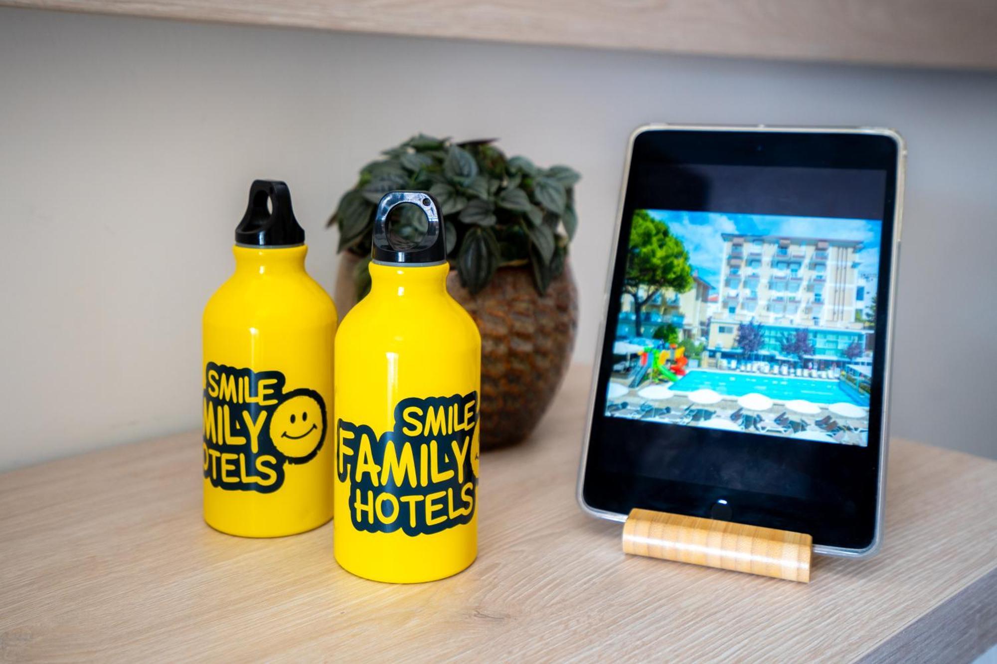 Lotus Hotel All Inclusive & Spiaggia リミニ エクステリア 写真